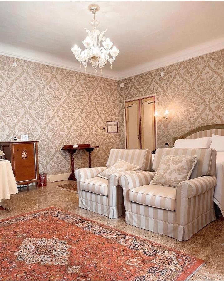肯杜梅别墅酒店 莫利亚诺威尼托 外观 照片 A room at the hotel