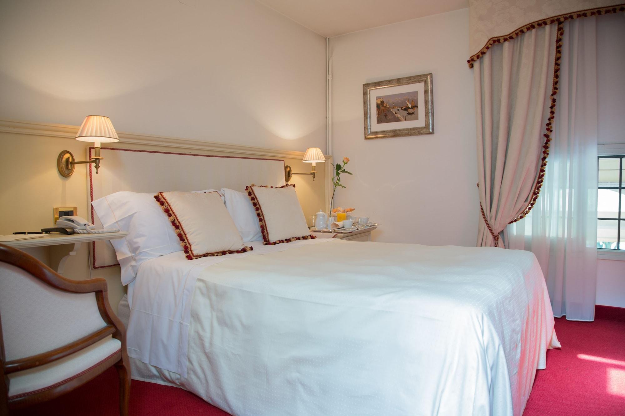 肯杜梅别墅酒店 莫利亚诺威尼托 外观 照片 A room at the hotel