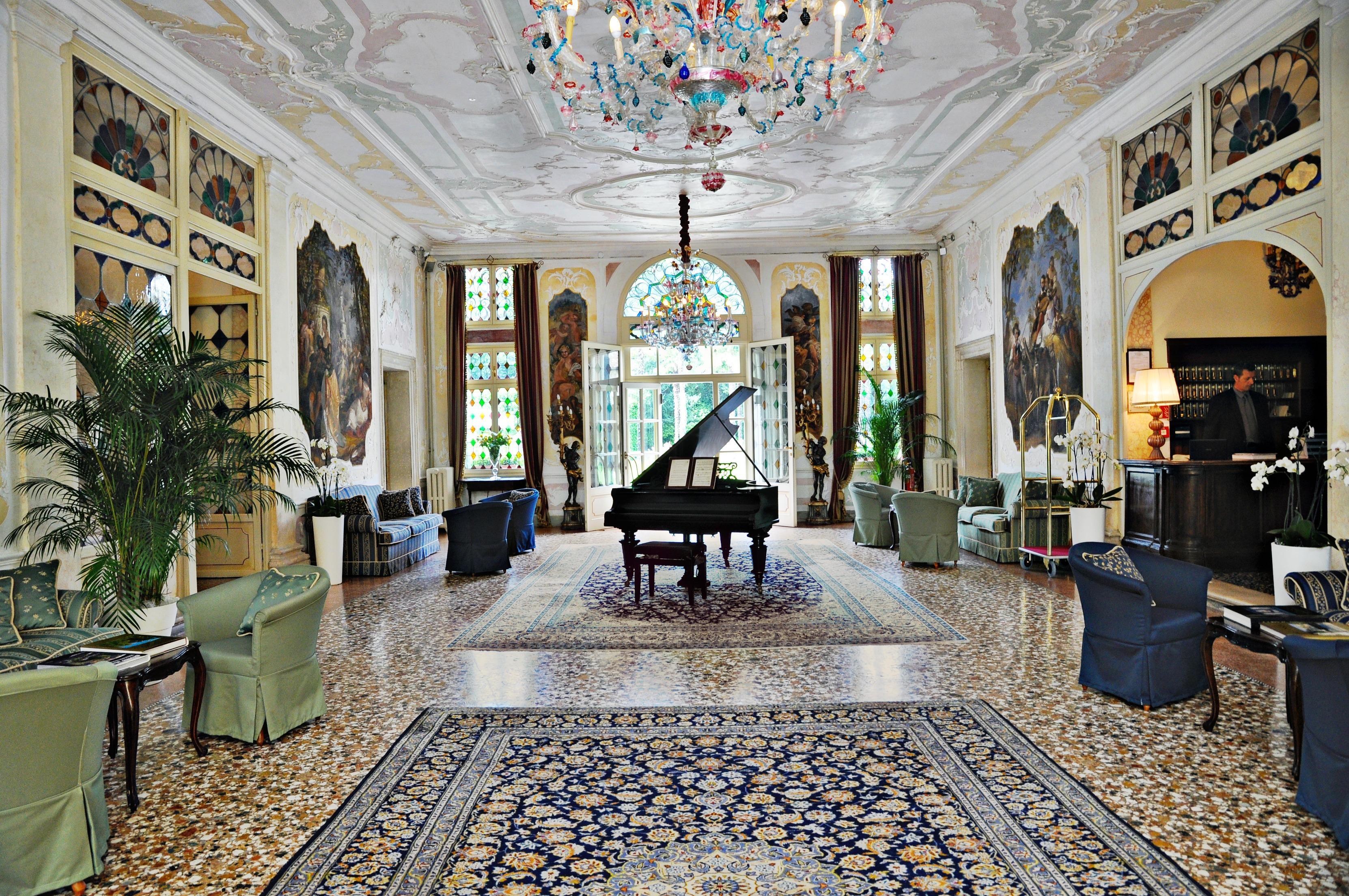 肯杜梅别墅酒店 莫利亚诺威尼托 外观 照片 The lobby of the Hotel de la Paix