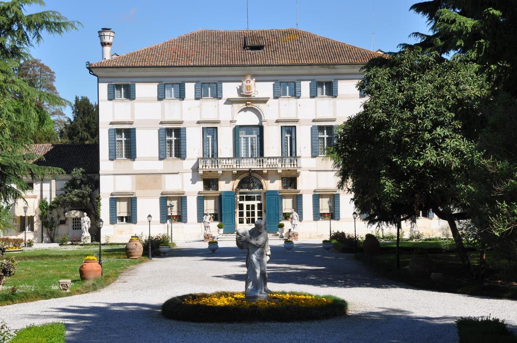 肯杜梅别墅酒店 莫利亚诺威尼托 外观 照片 The town hall in Montferrand-en-Charollais