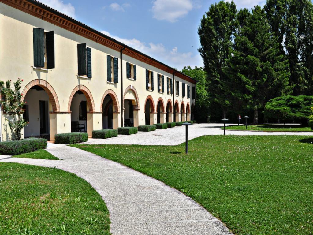肯杜梅别墅酒店 莫利亚诺威尼托 外观 照片 The cloister of the Abbey of San Pietro in Ciel d'Oro