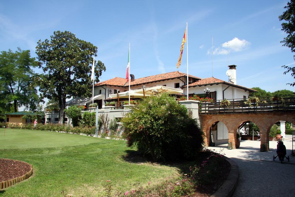 肯杜梅别墅酒店 莫利亚诺威尼托 外观 照片 The clubhouse