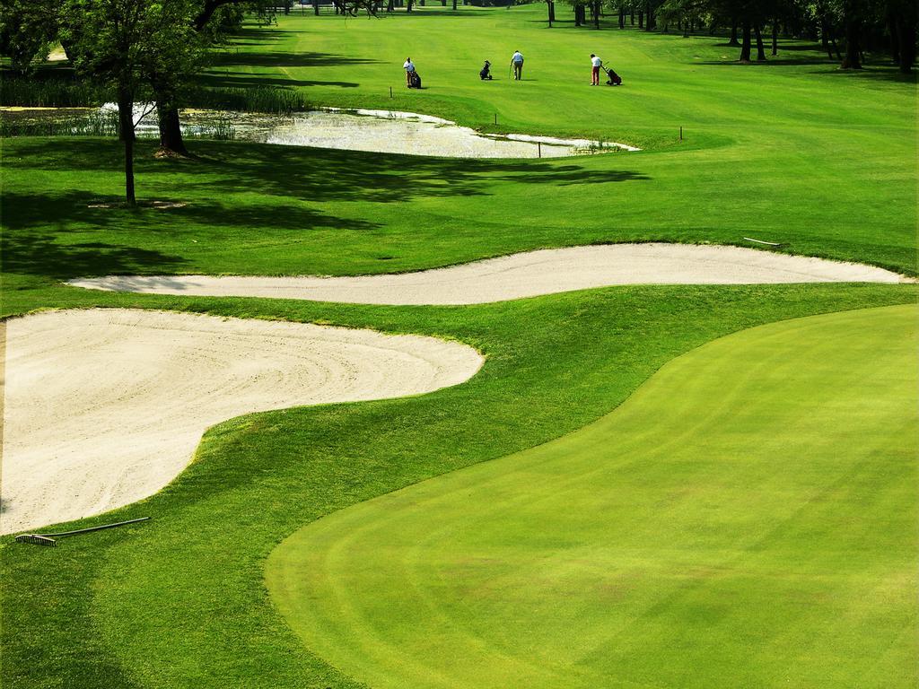 肯杜梅别墅酒店 莫利亚诺威尼托 外观 照片 Golf course