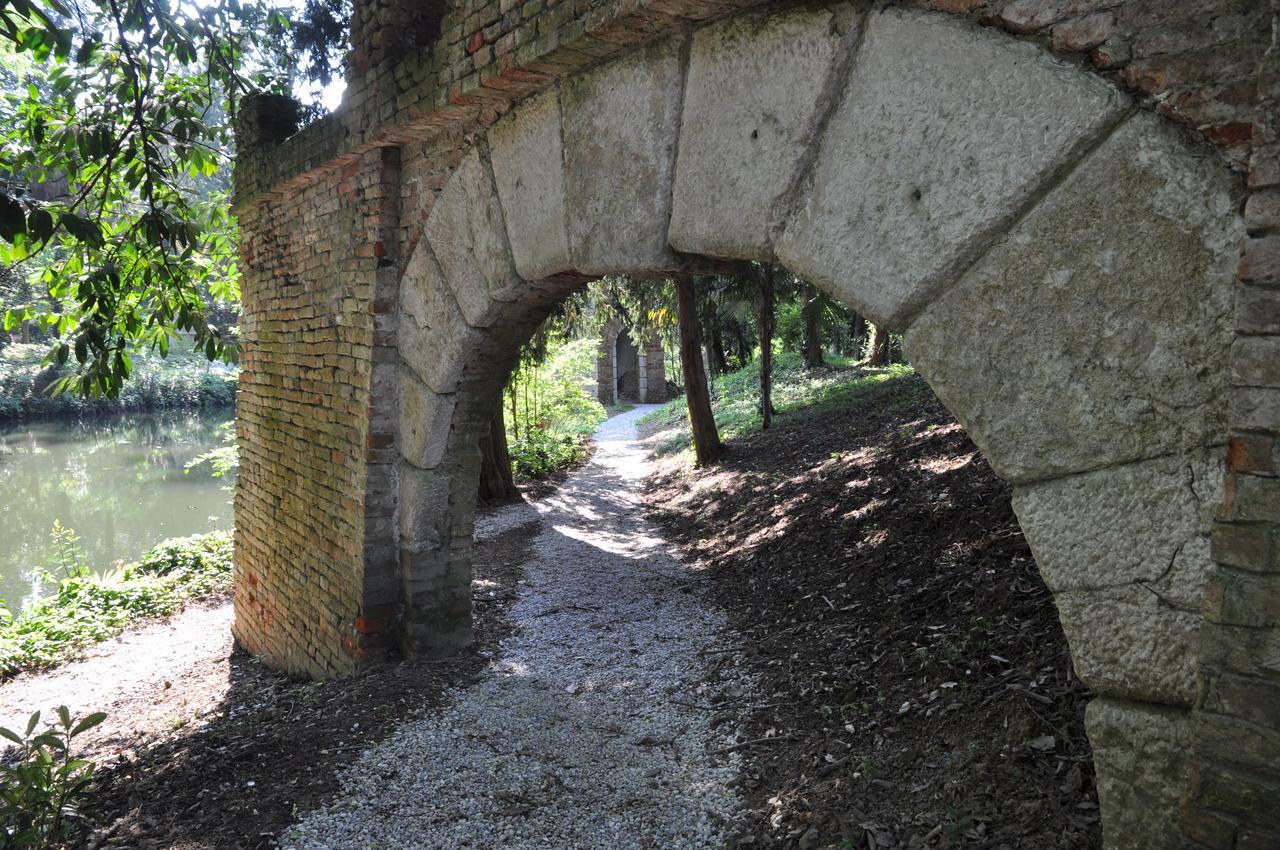肯杜梅别墅酒店 莫利亚诺威尼托 外观 照片 The old bridge over the river