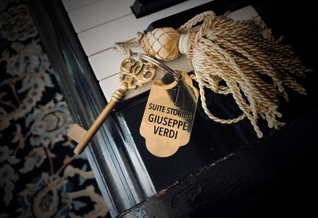 肯杜梅别墅酒店 莫利亚诺威尼托 外观 照片 The key to the suite of Giuseppe Verdi at the Hotel de l'Europe