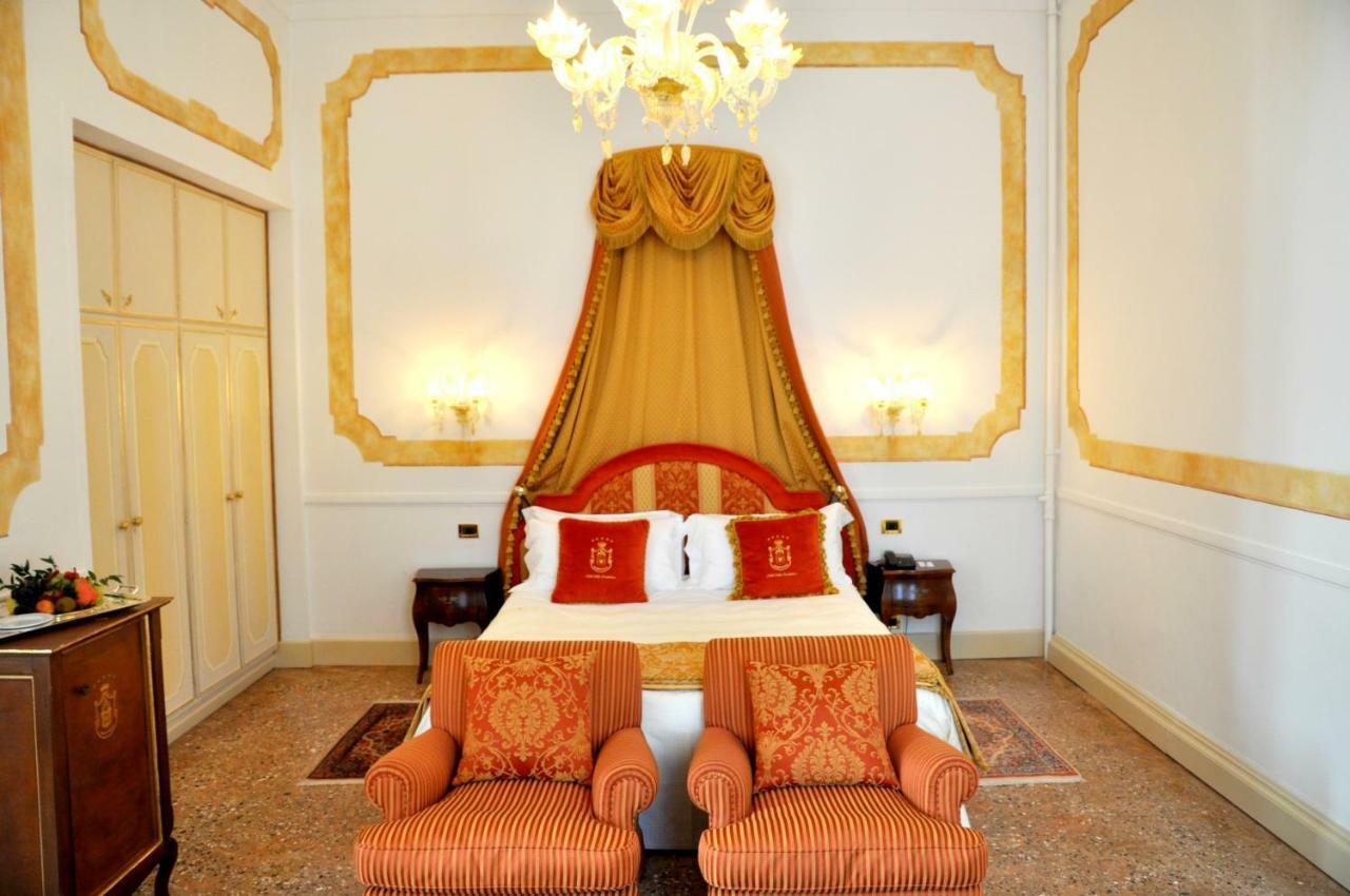 肯杜梅别墅酒店 莫利亚诺威尼托 外观 照片 A room at the hotel